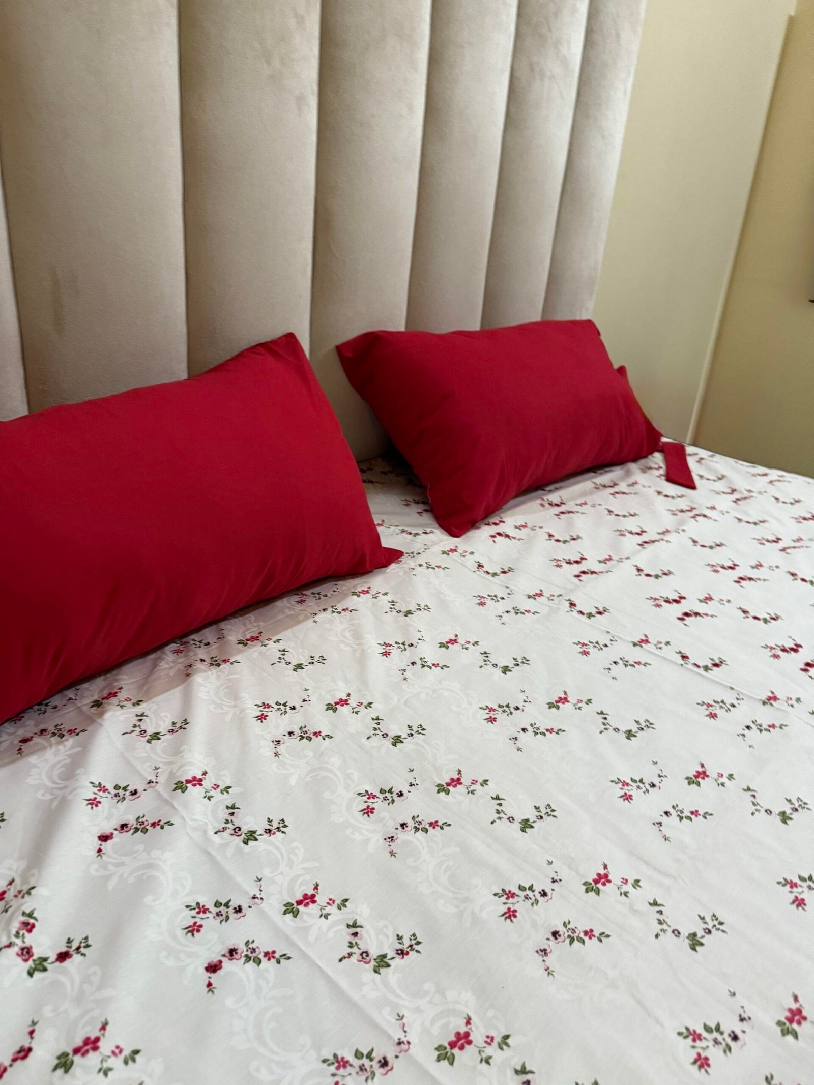 Red Floral King Size Cotton Bedsheet with Red Pillowcases - Image 2